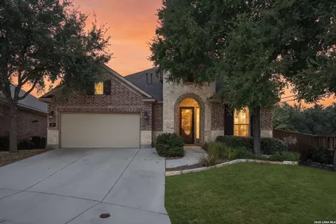 904 Beechwood Ln, New Braunfels, TX 78130