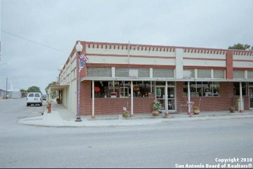 301 N Ctr, Sabinal, TX 78881 photo 1