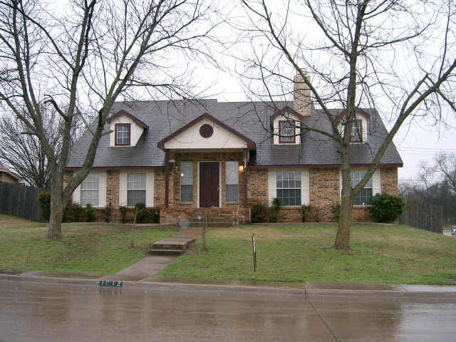 1012 Eagle Dr, Desoto, TX 75115 photo 1