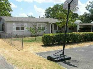 112 Coke St, Tye, TX 79563 photo 1