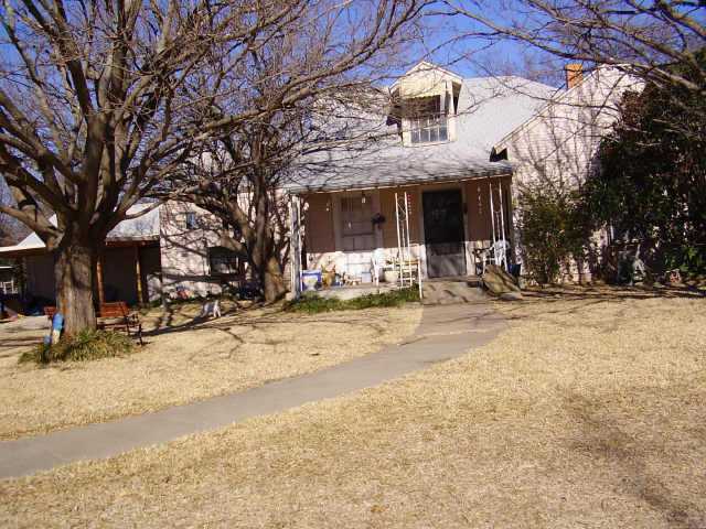 509 E Kilpatrick, Cleburne, TX 76031 photo 1