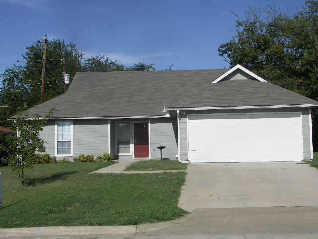 804 Beverly Dr, Terrell, TX 75160 photo 1