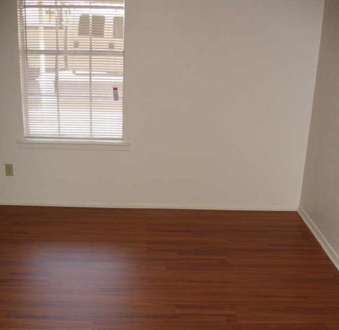 724 E Pecan St, Hurst, TX 76053 photo 2