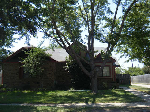 3021 Roxboro Rd, Euless, TX 76039 photo 1