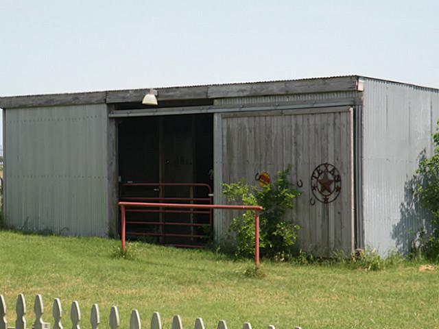 5091 Jackson Rd E, Krum, TX 76249 photo 3