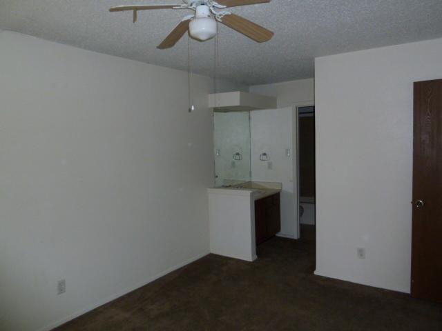 512 E Denton Dr E, Euless, TX 76039 photo 2