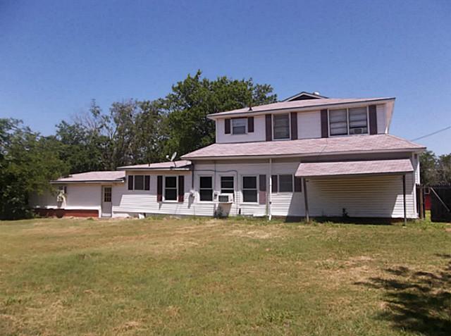 312 E Pace St E, Frost, TX 76641 photo 5