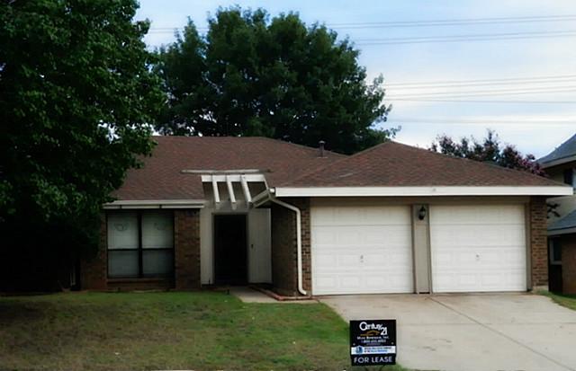 104 Laurel Ln, Euless, TX 76039 photo 1