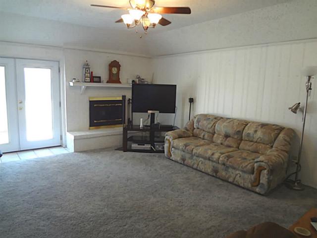 2136 Hurstview Dr, Hurst, TX 76054 photo 1