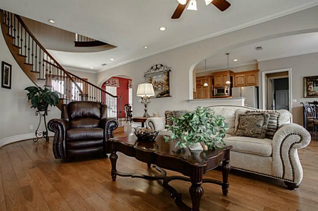 409 E Brooks St, Forney, TX 75126 photo 3