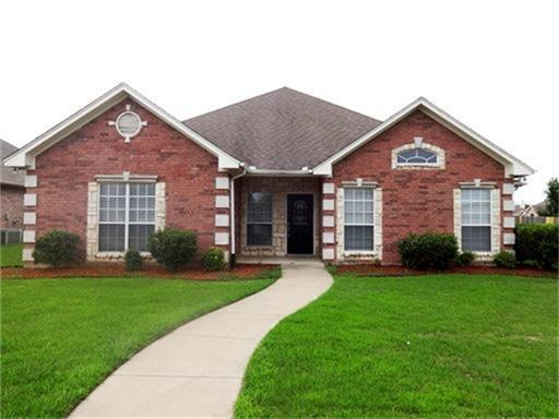 601 Maple Dr, Pilot Point, TX 76258 photo 1