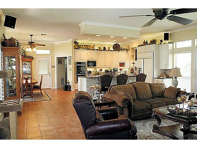 108 Summit Edge Ct, Glen Rose, TX 76043 photo 3