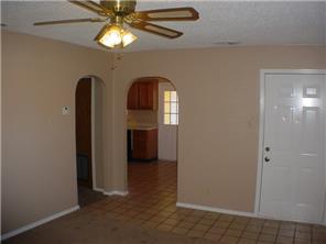 2022 E Mitchell St, Arlington, TX 76010 photo 1