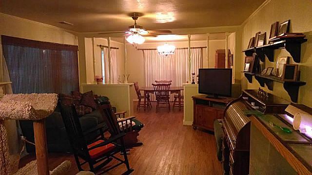 706 E Burnside St, Rotan, TX 79546 photo 4
