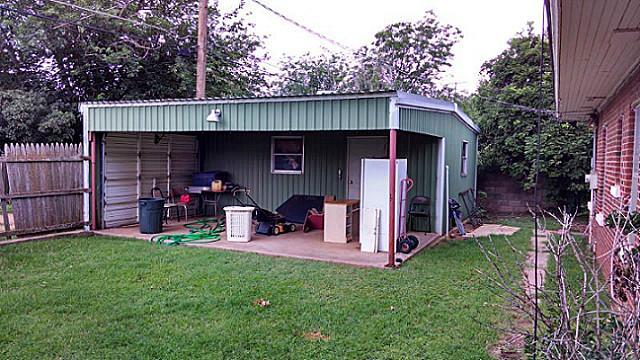 706 E Burnside St, Rotan, TX 79546 photo 3