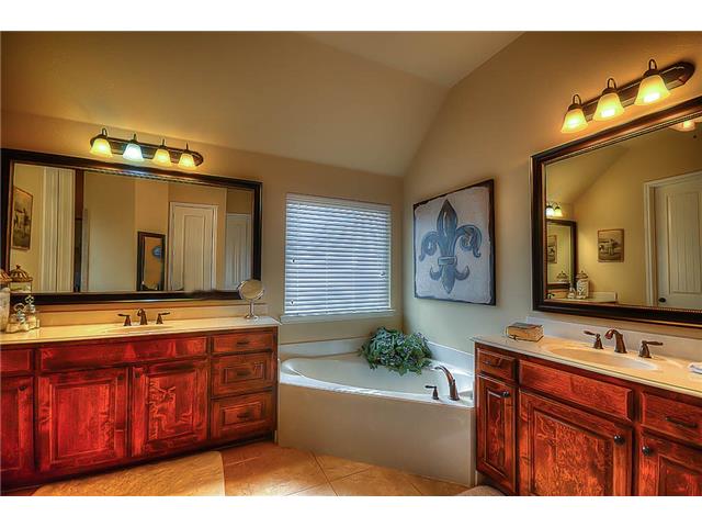 325 River Meadows Ln, Argyle, TX 76226 photo 7