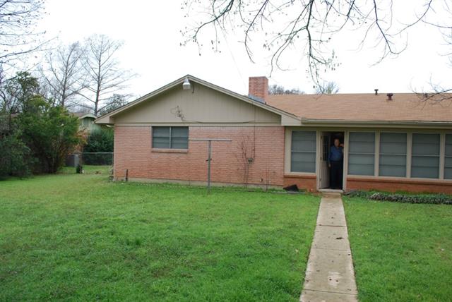 2006 7th St, Brownwood, TX 76801 photo 2