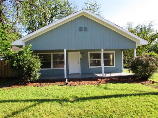 915 W Bolt St, Fort Worth, TX 76110 photo 1