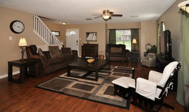 2005 Brazos Dr, Corinth, TX 76210 photo 2
