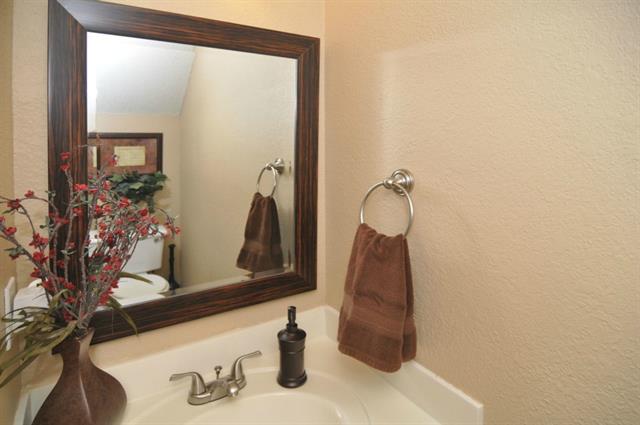 2005 Brazos Dr, Corinth, TX 76210 photo 14