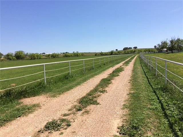 808 E Summit Ave, Comanche, TX 76442 photo 2