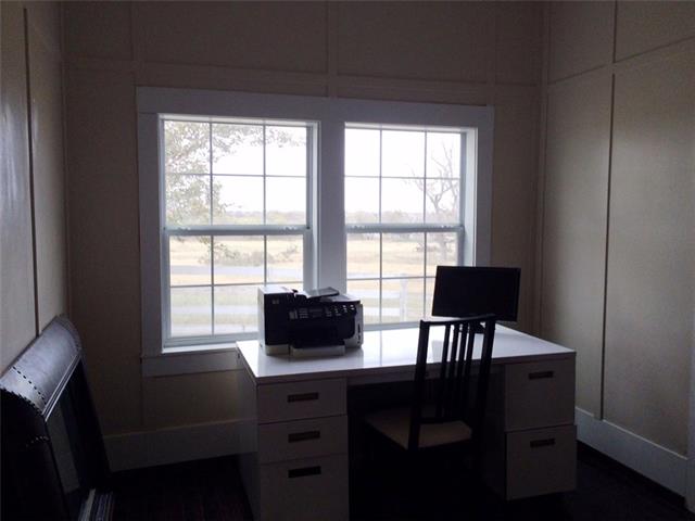 808 E Summit Ave, Comanche, TX 76442 photo 19