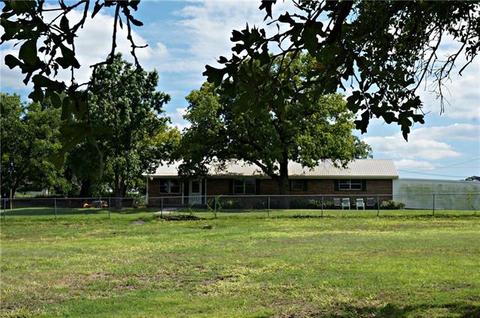 690 County Road 260, Gustine, TX 76455 photo 3