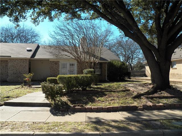200 E Denton Dr, Euless, TX 76039 photo 1