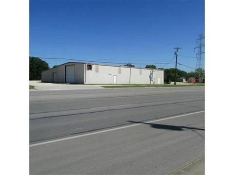 1521 E Henderson St, Cleburne, TX 76031 photo 1