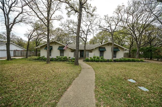 203 Shadow Ln, Euless, TX 76039 photo 1