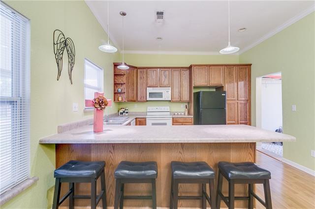 208 E 5th St, Tolar, TX 76476 photo 9