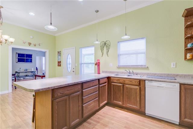 208 E 5th St, Tolar, TX 76476 photo 12