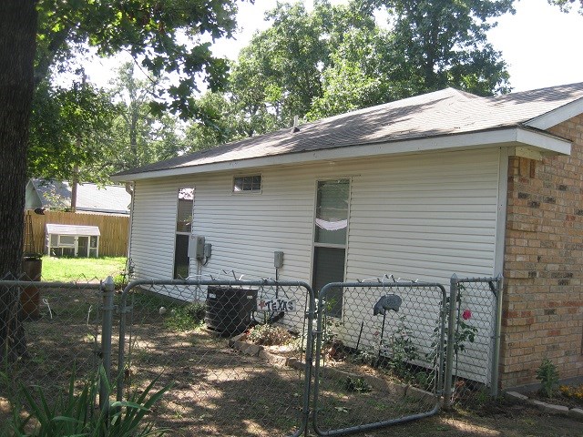 922 Holiday Dr, Tool, TX 75143 photo 3
