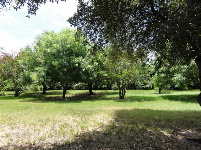 910 E Letava Dr, Mabank, TX 75147 photo 9
