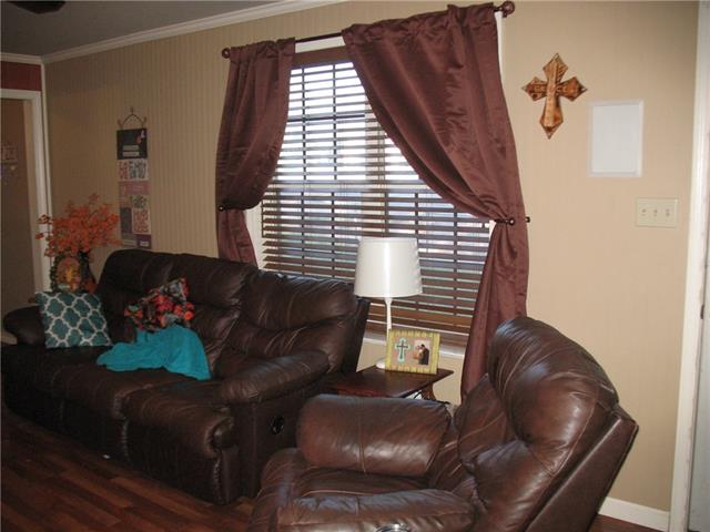 911 N Austin St, Comanche, TX 76442 photo 5