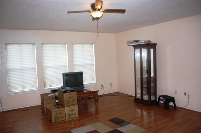 2009 Brazos Dr, Corinth, TX 76210 photo 3