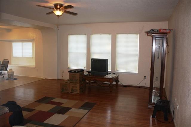 2009 Brazos Dr, Corinth, TX 76210 photo 2
