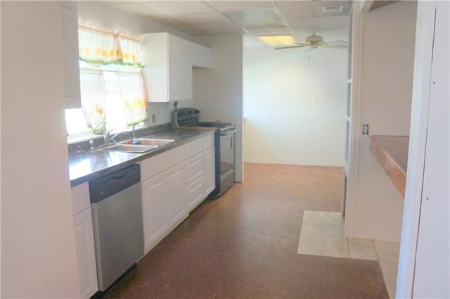 325 E Davis Rd, Big Spring, TX 79720 photo 3