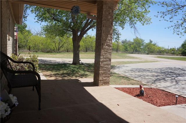 325 E Davis Rd, Big Spring, TX 79720 photo 2