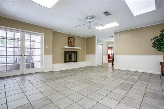 1903 Windlea Dr, Euless, TX 76040 photo 12