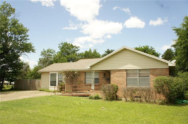 405 9th St, Terrell, TX 75160 photo 4