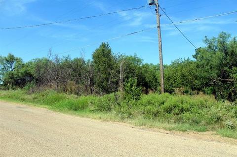 305 S Avenue B E, Haskell, TX 79521 photo 2