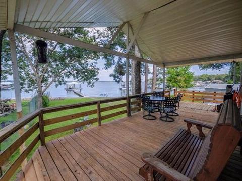 1104 Royal Way, Tool, TX 75143 photo 2