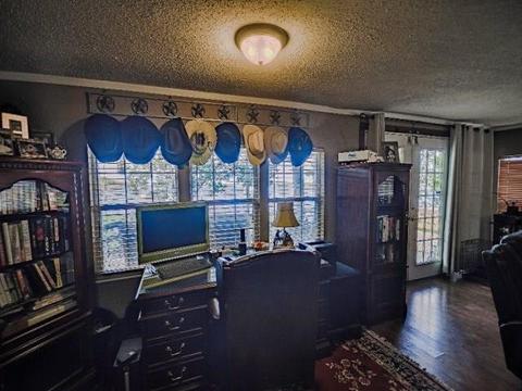 1104 Royal Way, Tool, TX 75143 photo 9