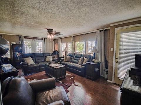 1104 Royal Way, Tool, TX 75143 photo 8