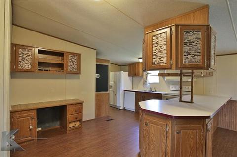 413 Munson Dr, Clyde, TX 79510 photo 2