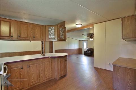 413 Munson Dr, Clyde, TX 79510 photo 5