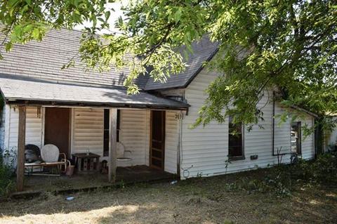 209 E Grayson St, Leonard, TX 75452 photo 1
