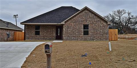 405 E Maple Row, Denison, TX 75020 photo 1