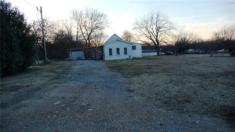 207 Robin St, Ector, TX 75439 photo 19